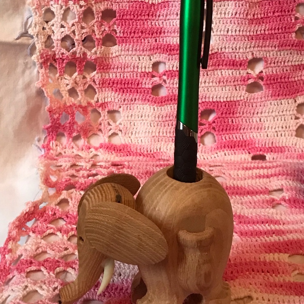 Hand crafted wooden elephant tooth pick holder Papel